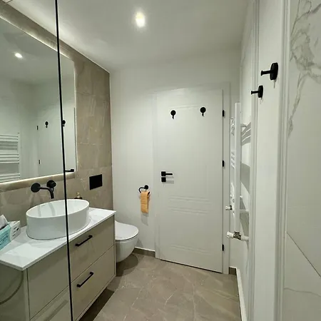 Lux By The Sea Apartament *